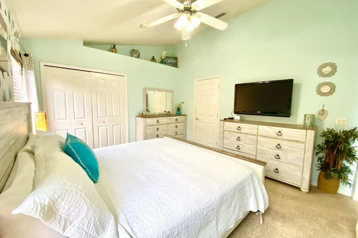 Disney vacation rental with 3 kings